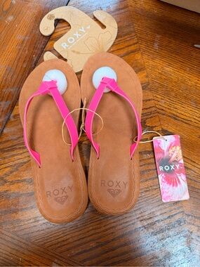 Roxy Brown Footbed Sandals with Bright Pink Straps